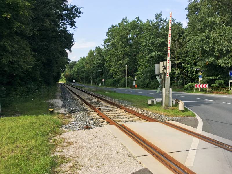 Bereich des ehemaligen Bahnhofs Ziegelstein in Nürnberg an der Gräfenbergbahn stadtauswärts.