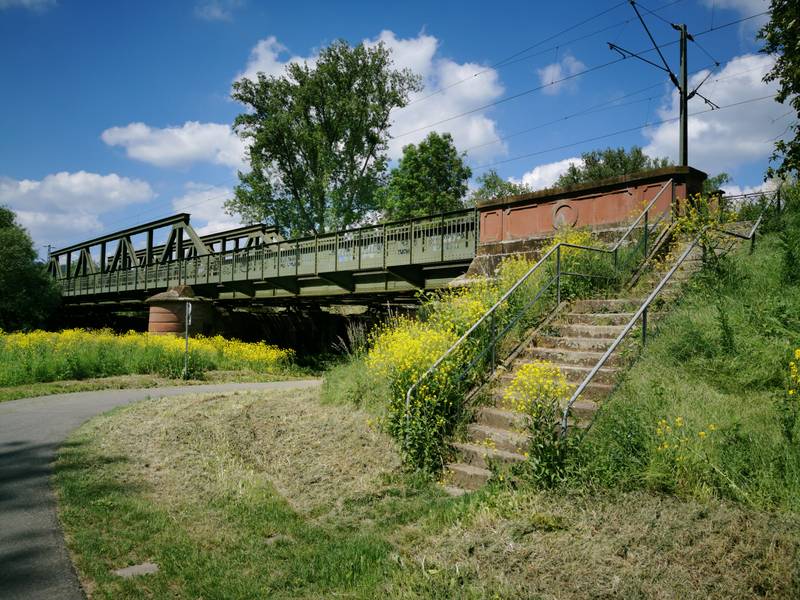 Eisenbahnbrücke Lauda 07.jpg