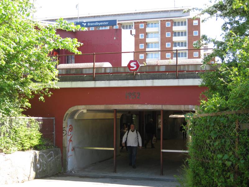Brøndbyøster S-train station
