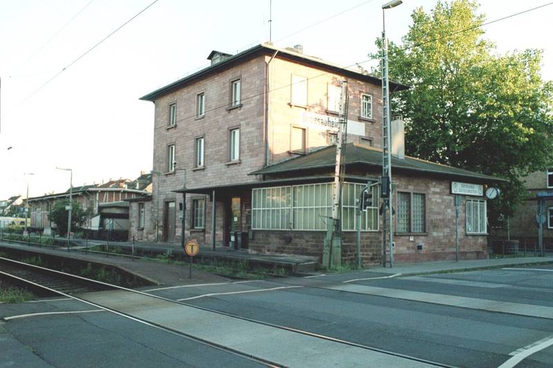 Grossauheim railway station