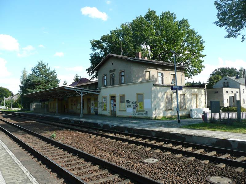 Bahnhofsgebäude in Großharthau