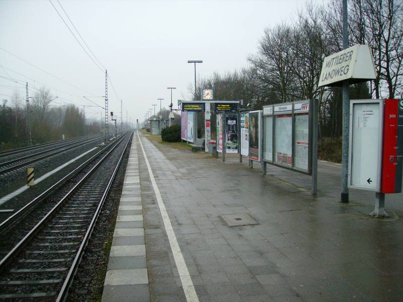 Platform of the Mittlerer Landweg station in Hamburg, in February 2009