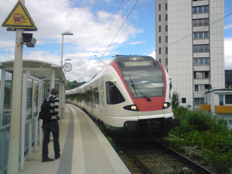 Stadler FLIRT arrivant en gare de Lörrach-Dammstraße
