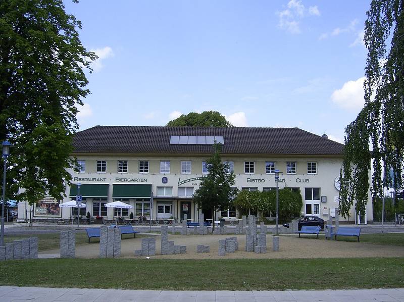 Gaststätte "Locomotive" im Bahnhofsgebäude von Bad Nenndorf