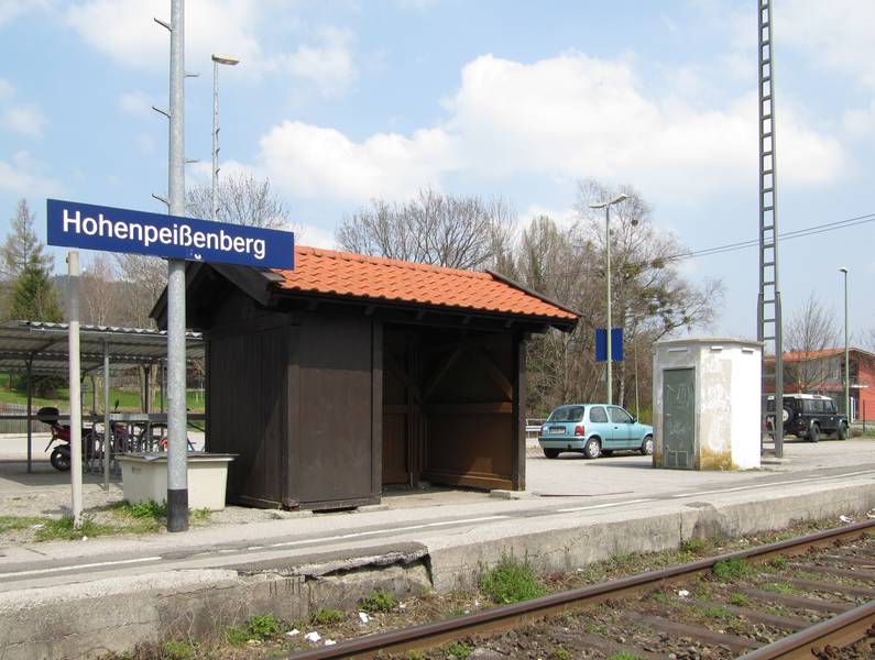 Bahnstation Hohenpeißenberg von Süd