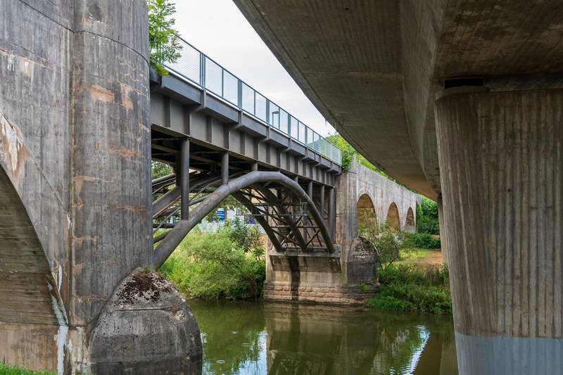 2020-08-16 ehemalige Eisenbahnbrücke Künzelsau.jpg