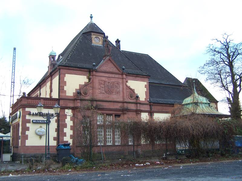Bad Homburg Fuerstenbahnhof 12122010.JPG