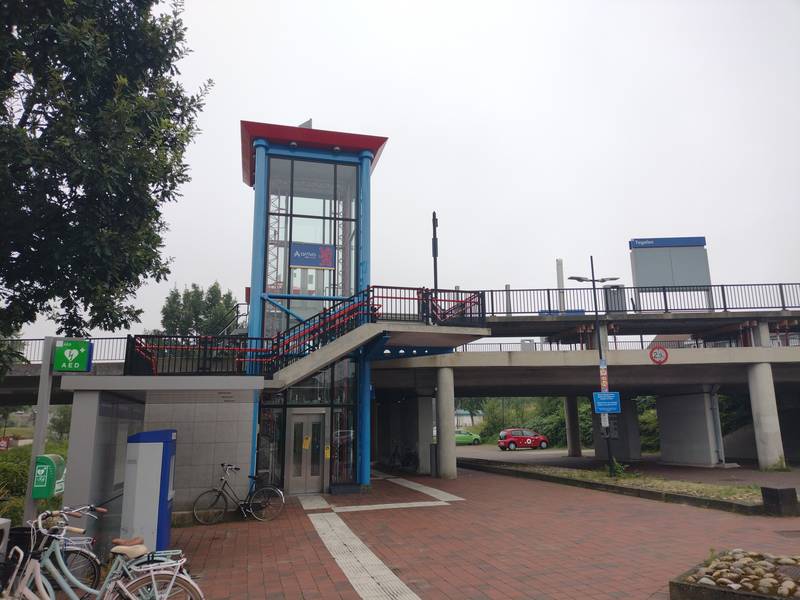 Stairs and elevator to the platform of Tegelen train station.