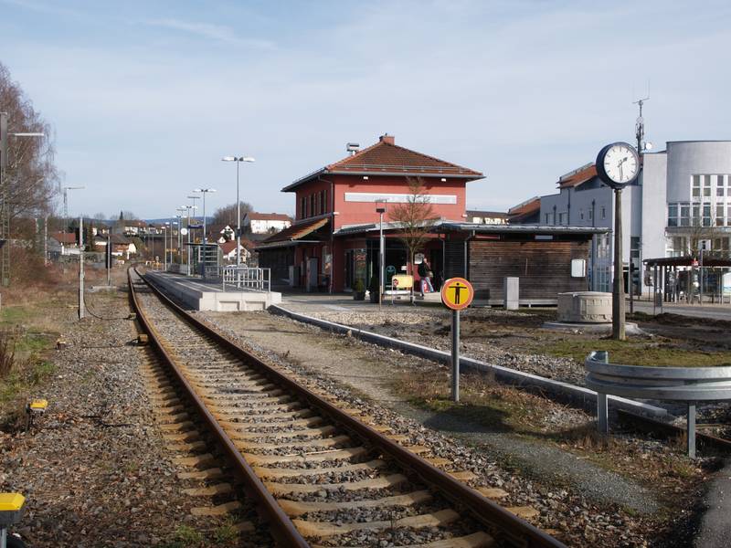 Haltepunkt Bogen der Gäubodenbahn; ehemaliges Bahnhofsgebäude