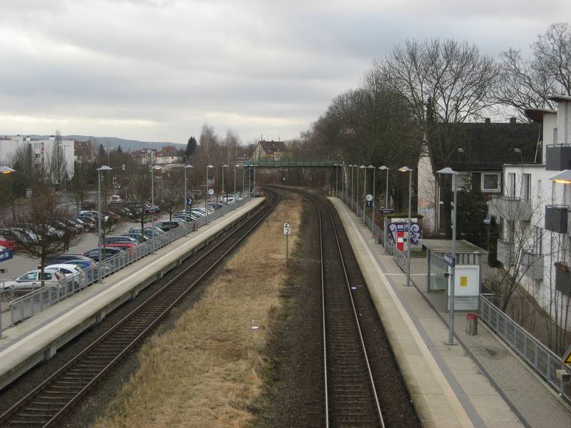 Bahnhof Hildesheim Ost, Bahnsteige.JPG