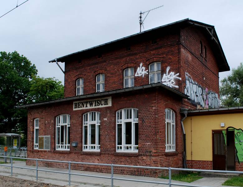 Bahnhof Bentwisch, Stralsunder Straße 38.jpg