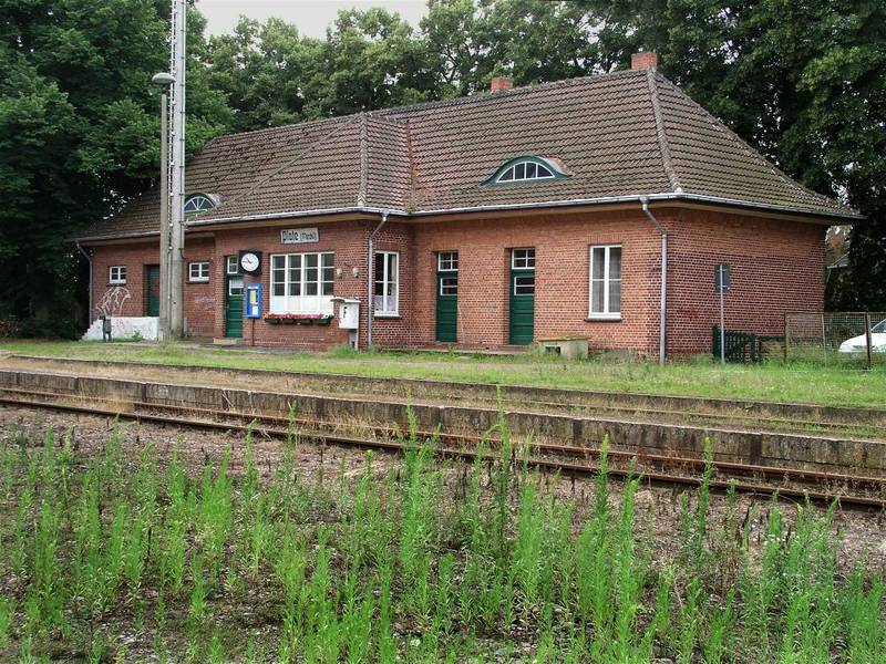 Plate, Mecklenburg, Germany: railway-station, photo 2004