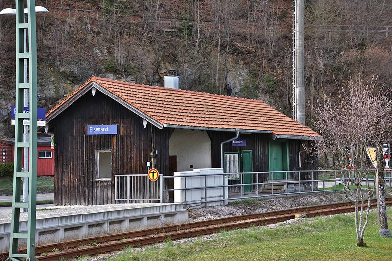 Bahnhaltepunkt in Eisenärzt, Gemeinde Siegsdorf.