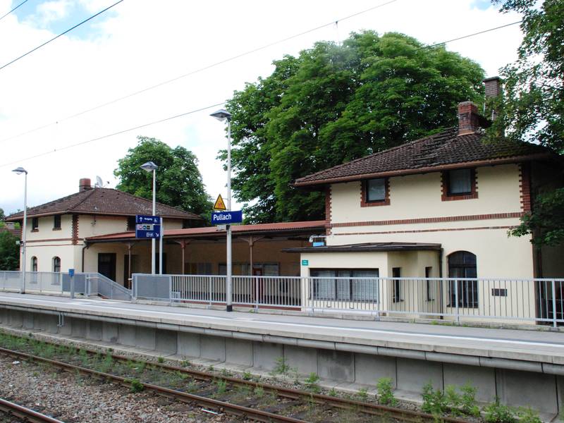 Pullach Bahnhof.jpg