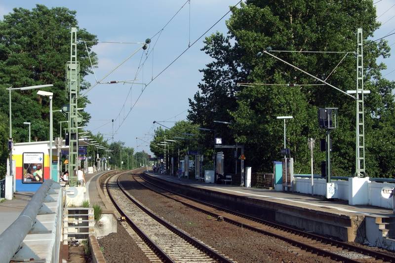Railway station Frankfurt-Nied