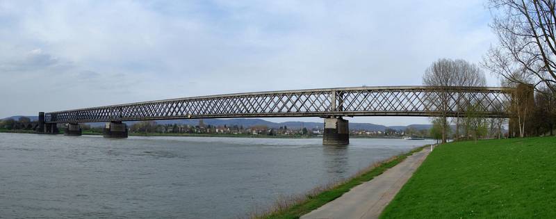 Urmitzer Eisenbahnbrücke.jpg