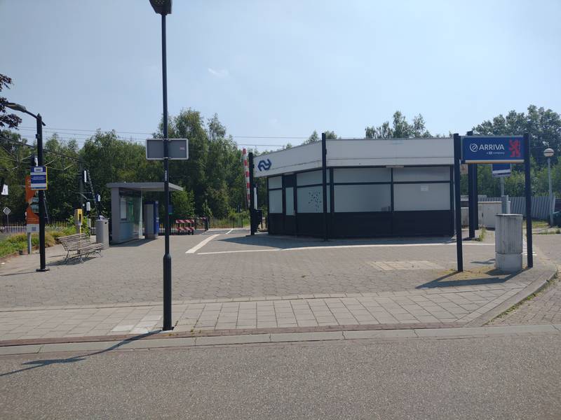 Saxtant and station facilities of Susteren train station.