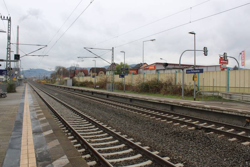 train station Rudolstadt-Schwarza, platforms