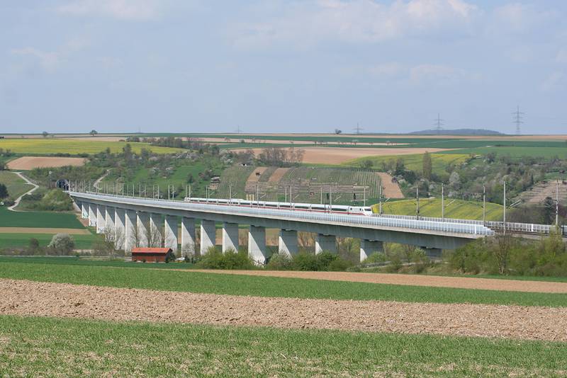 An ICE 1 travelling along the Enztal bridge, near Vaihingen (Enz).