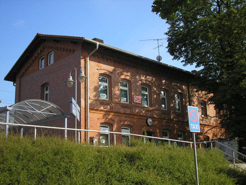 Das Bahnhofsgebäude von Sömmerda (Thüringen).