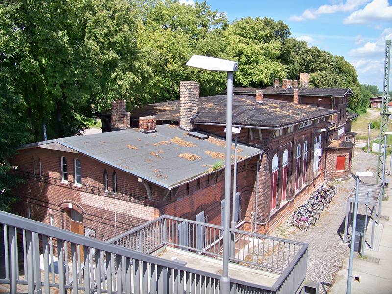 Empfangsgebäude des Bahnhofes Calbe (Saale) Ost