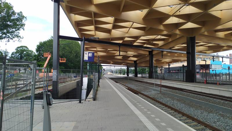 nieuwe perronoverkapping Station Ede-Wageningen