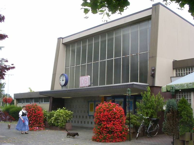 Goch train station, street side