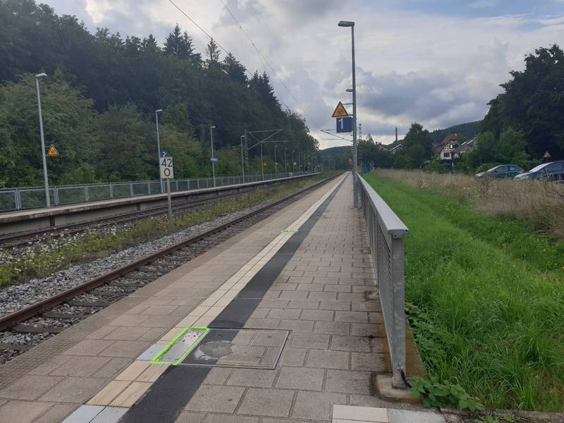 Blick über den Bahnhof in Kirchentellinsfurt, Blick in Richtung Tübingen