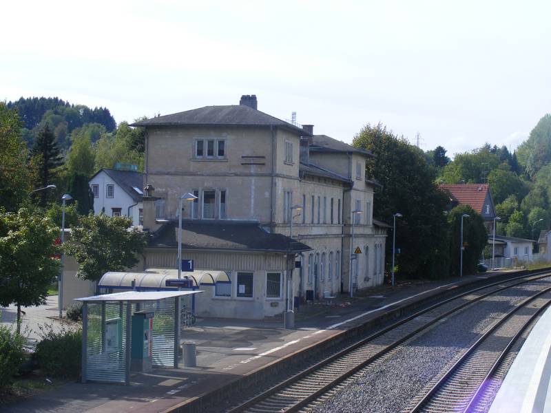 Lahnbahnhof Bahnhof.jpg