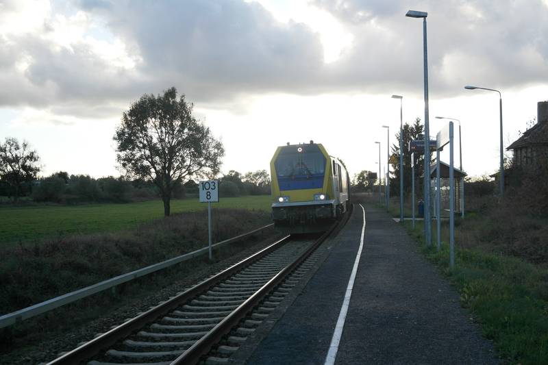 Bahnhof Petershagen (Uckermark), Bahnsteig