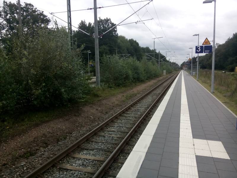 Gleis 3 (Richtung Bremen) am Bahnhof Lübberstedt