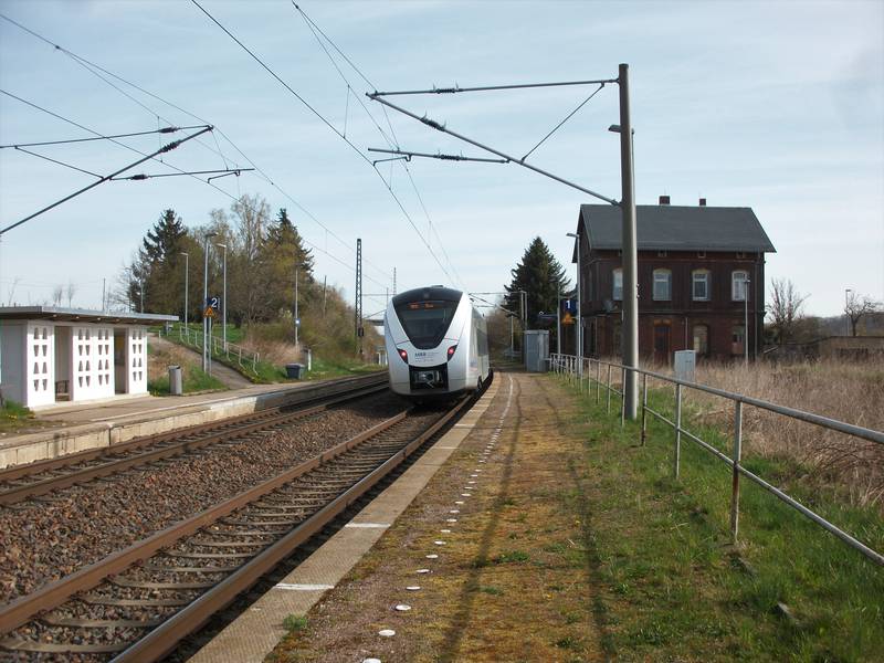 Haltepunkt Zschaitz mit MRB (2022)
