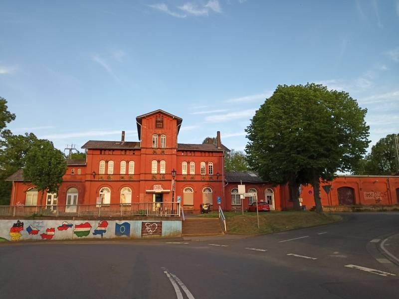 Bahnhof Neustadt (Kr Marburg) gesamt.jpg