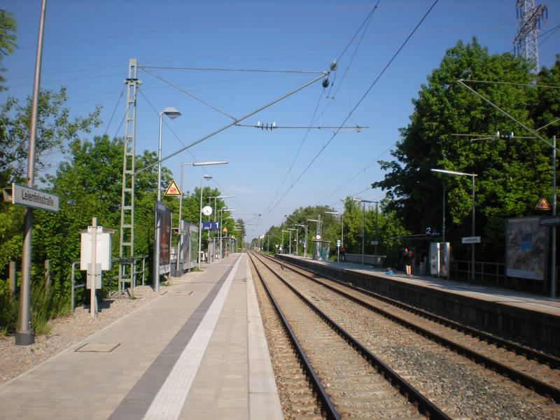 Bahnsteige des S-Bahn-Haltepunkts München Leienfelsstraße
