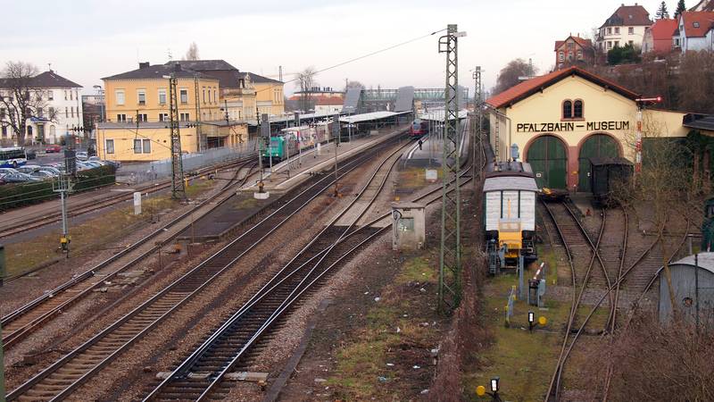 Neustadt an der Weinstraße, Hauptbahnhof, railway station