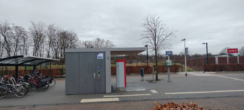Train station and station facilities of Gaanderen.