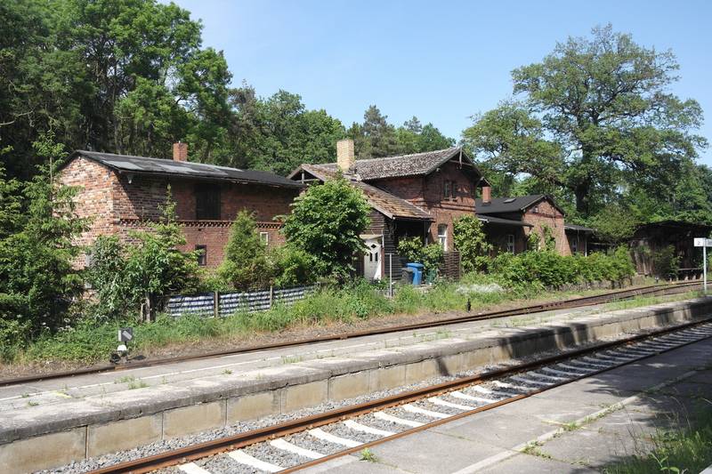 Bahnhof Sponholz,Nebengebäude auf der Nordseite der Gleise