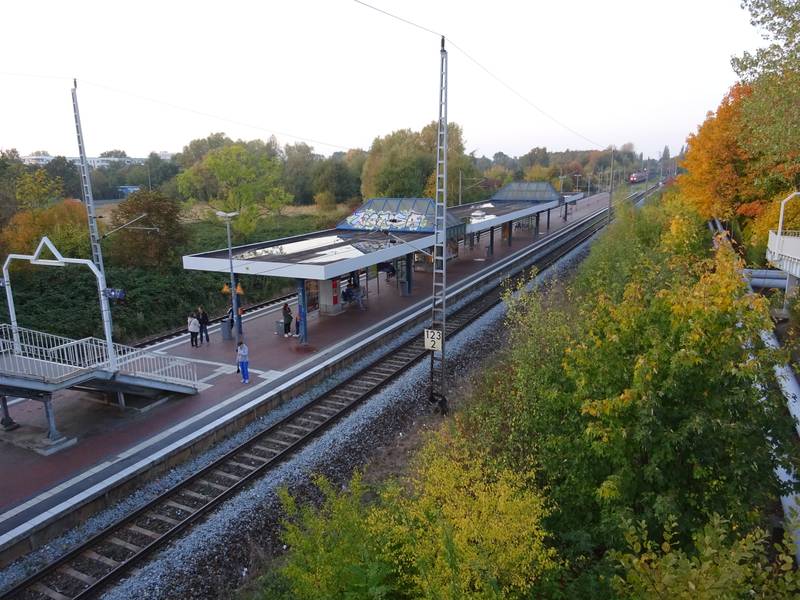 Rostock-Lichtenhagen railway station 2018-10-06.JPG