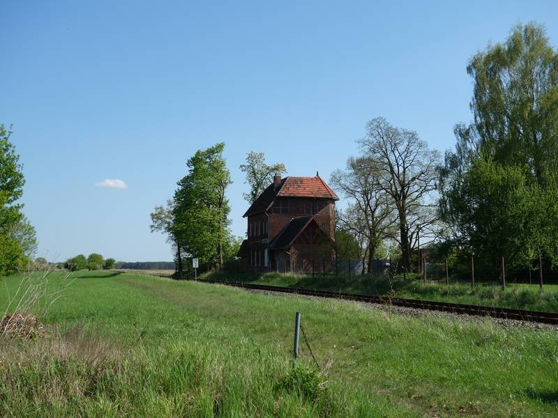 Bahnhof Karwe bei Neuruppin 2018 NW.jpg