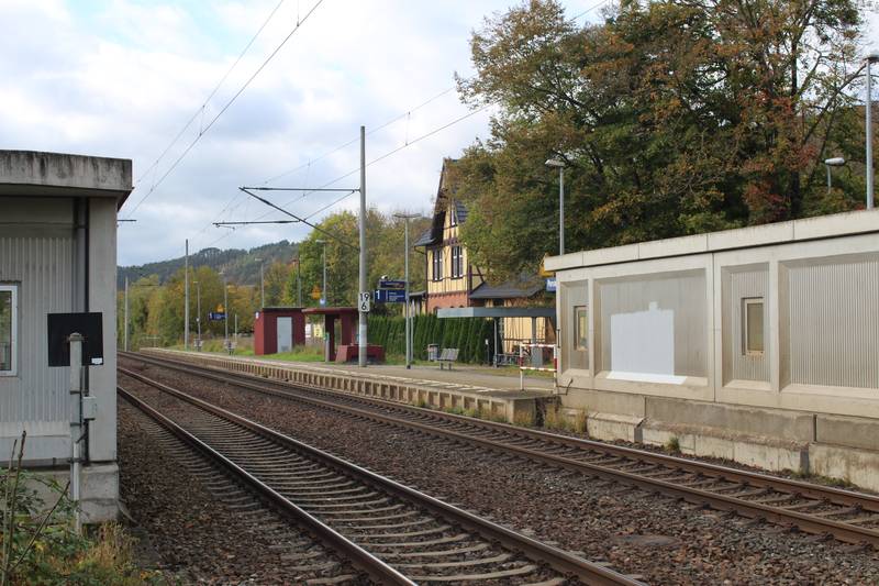 train station Porstendorf, platforms