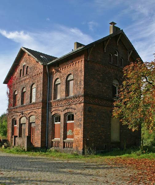 Hp Wulfen (Westf): Blick auf das ehem. Empfangsgebäude.