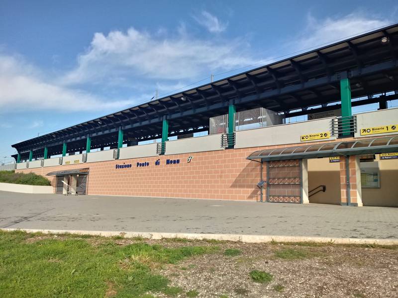 Stazione ferroviaria di Ponte di Nona