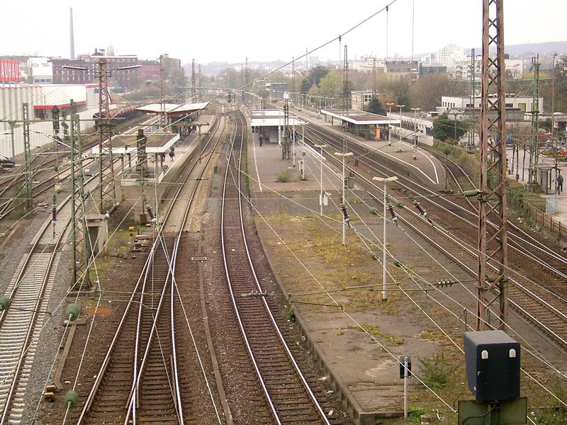 Wuppertal - Bahnhof Oberbarmen 04 ies.jpg
