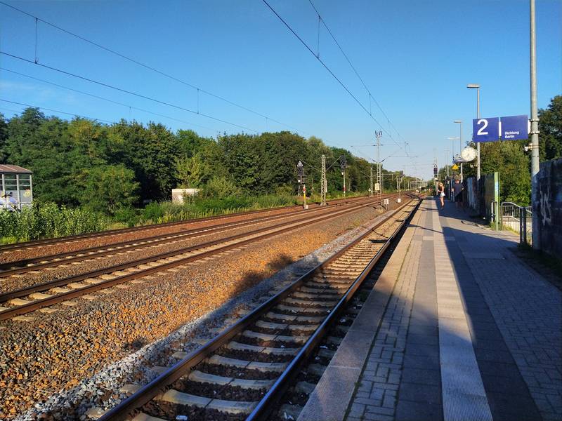 Bahnhof Brieselang, Bahnsteig Gleis 2, Blick Richtung Osten / Berlin