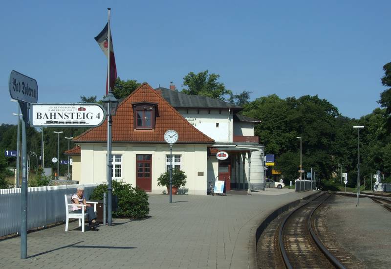 Bahnhof Bad Doberan; Bahnsteig für den Molli