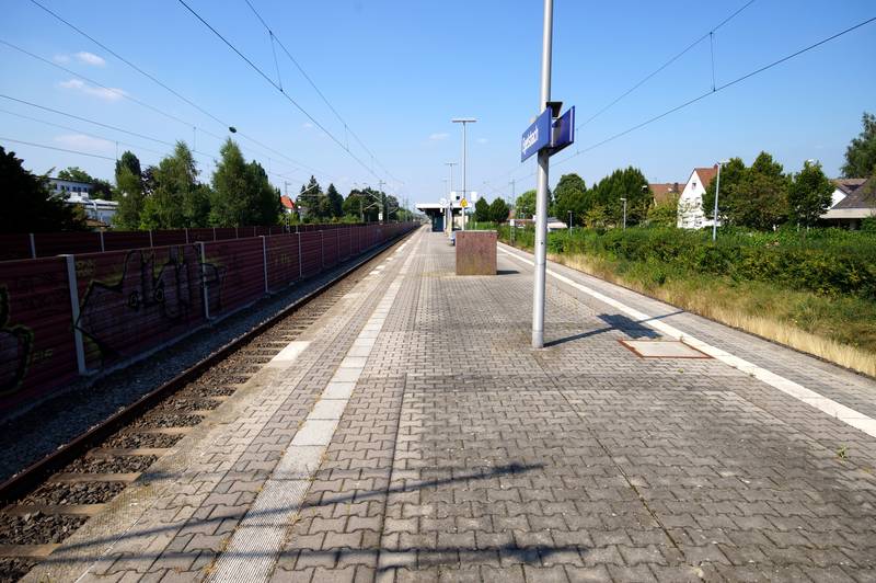 Die Bahnsteige des Egelsbacher Bahnhofs