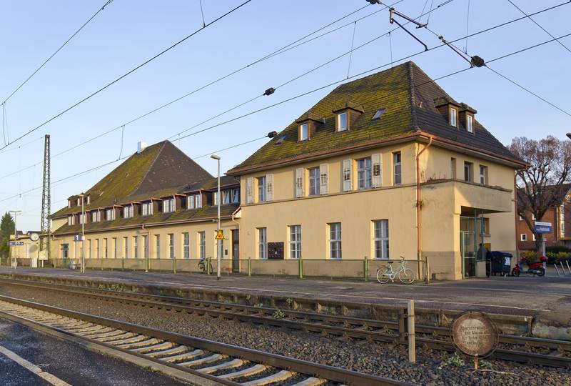 Mannheim-Friedrichsfeld Bahnhof 20101128.jpg