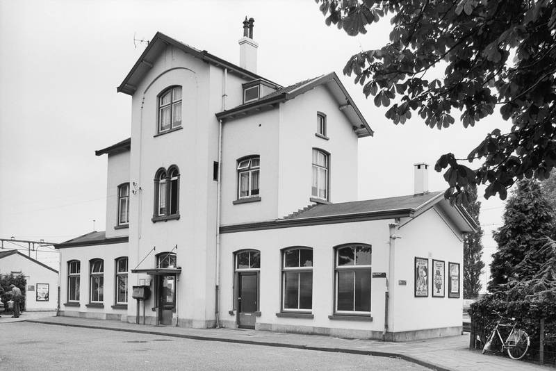 Station: station voorgevel