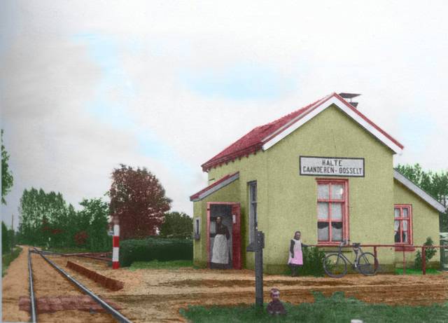 Coloured version of a black/white image from the 1900s. 