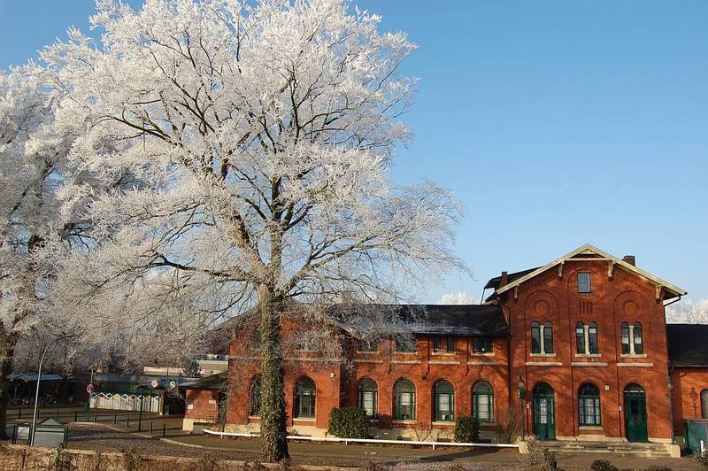 Bahnhof Hittfeld in Emmelndorf, Niedersachsen im Winter